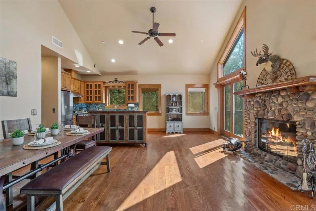 https://cdn.realtyfeed.com/cdn/127/306429740/7a608893a00e55550b3d8df8af435de9.webp