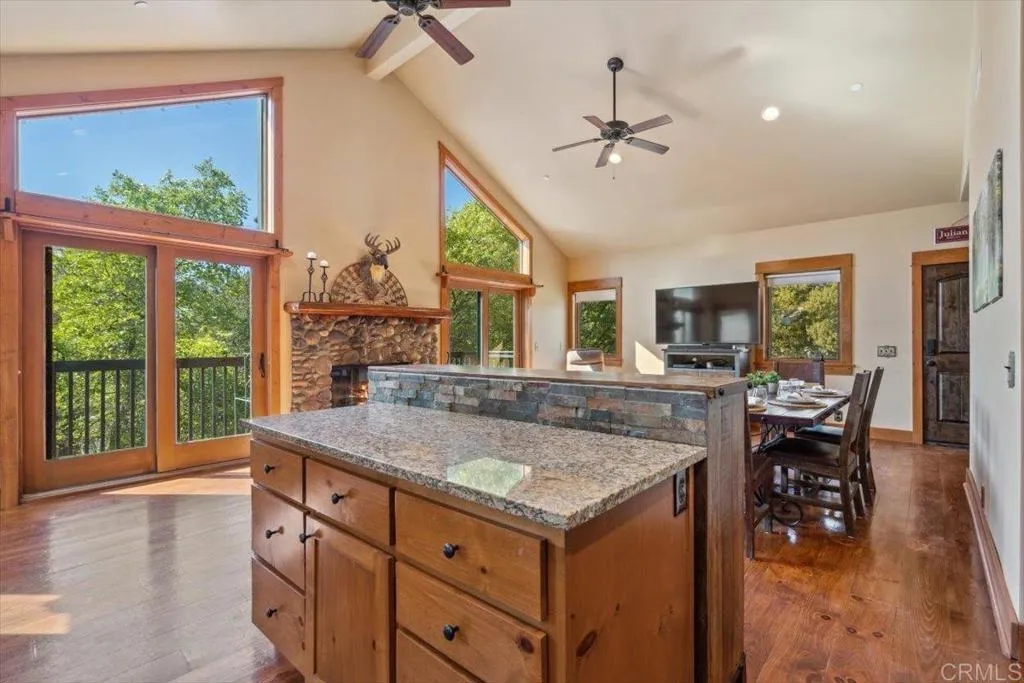 https://cdn.realtyfeed.com/cdn/127/306429740/9afbcc8060dd1f82627f64da16d94c19.webp
