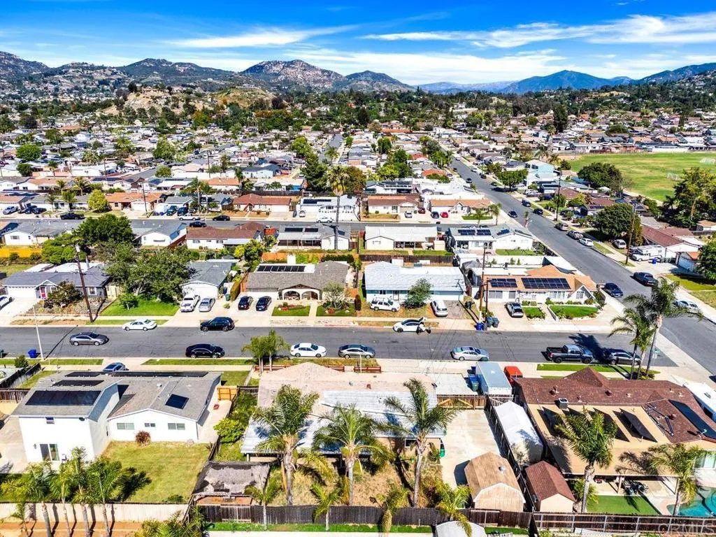 https://cdn.realtyfeed.com/cdn/127/306429843/5649b5ab733c218a5fe2cc61df3b39f2.webp