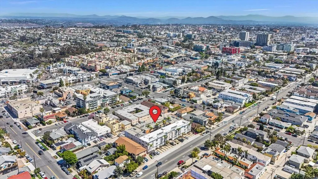 https://cdn.realtyfeed.com/cdn/127/306429885/727243d7c4321360abc4c002911d5d62.webp