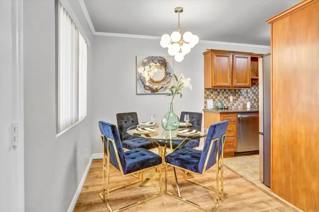 https://cdn.realtyfeed.com/cdn/127/306429885/b9c4181acd0ab92639cb5309d860b494.webp