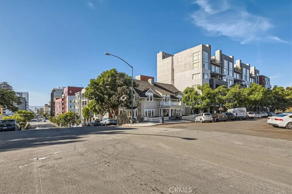 https://cdn.realtyfeed.com/cdn/127/306429986/04f7dcd27a94f9a2b20644c548284f6e.webp