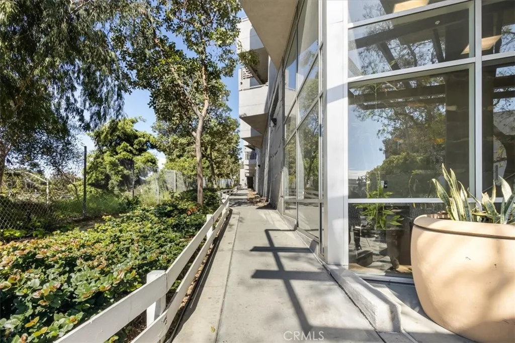 https://cdn.realtyfeed.com/cdn/127/306429986/6bde63de4973e034e6e774c4677cbdea.webp