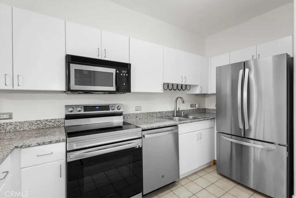 https://cdn.realtyfeed.com/cdn/127/306429986/98af8ed5df6a3060c603f936889ef017.webp
