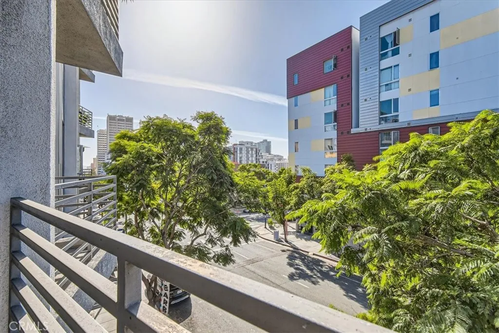 https://cdn.realtyfeed.com/cdn/127/306429986/c16ae475d528eb1e39153d1abfae3f55.webp