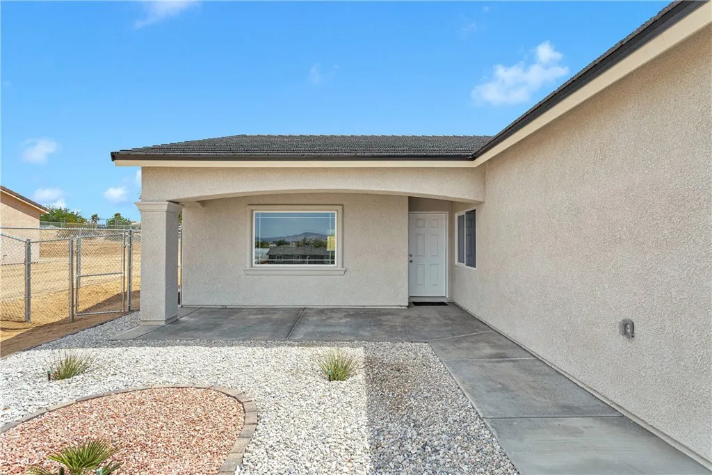 16305 Teton Street, Victorville, Ca 92395 - Photo 4 of 28, Victorville, CA