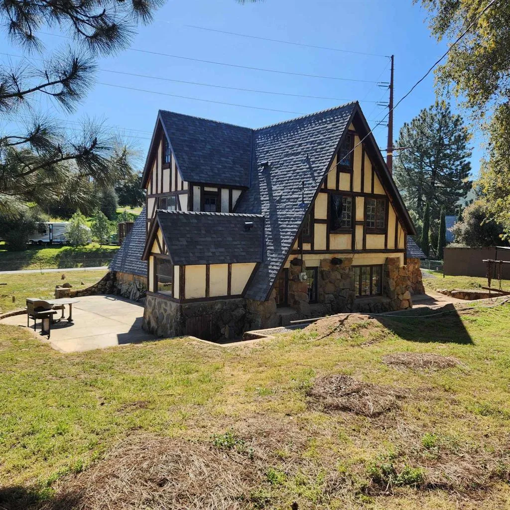 https://cdn.realtyfeed.com/cdn/127/306430496/63ed74df25ff601c070b5f6e42fffd1d.webp