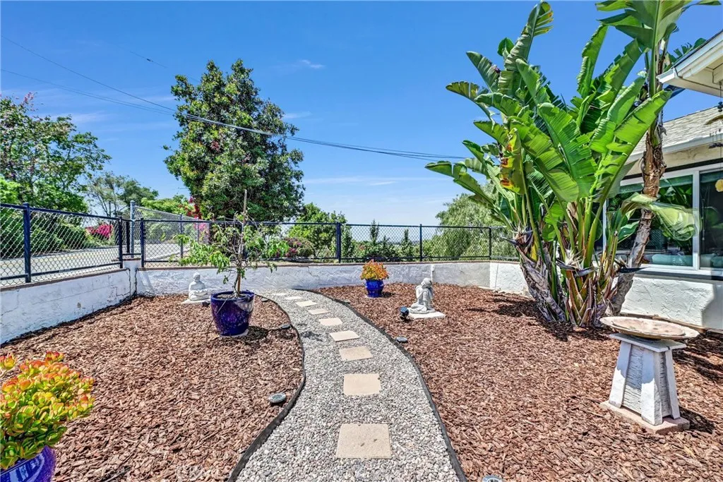https://cdn.realtyfeed.com/cdn/127/306430940/aeecf834f6d71cd6066dc9375adefe06.webp