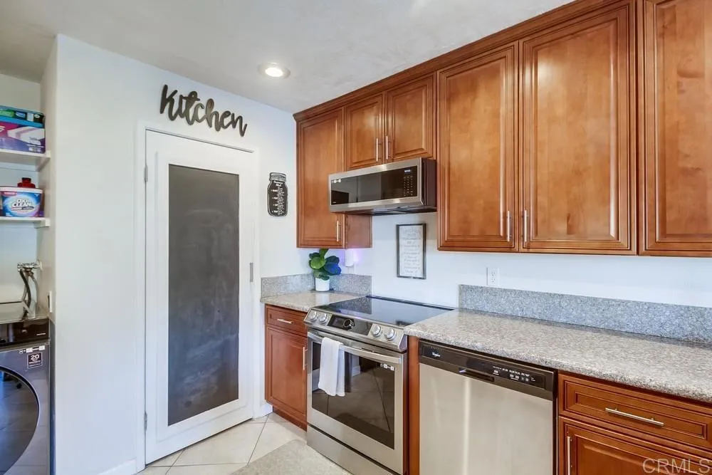 https://cdn.realtyfeed.com/cdn/127/306430949/c34b944831ebd2dfeeb6f31958bbe61c.webp