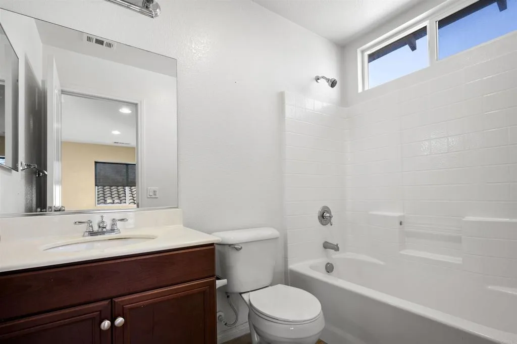 https://cdn.realtyfeed.com/cdn/127/306431197/1de0a3ca4a31d61a25562384a6f662e6.webp