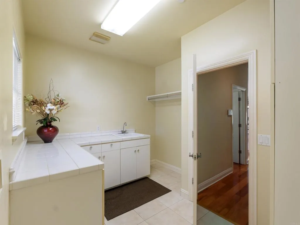https://cdn.realtyfeed.com/cdn/127/306431337/bcfaaa2d8539c818da8531a98cf51667.webp