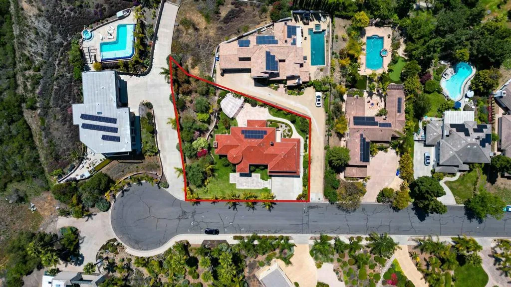 https://cdn.realtyfeed.com/cdn/127/306431337/d166cd3db811cf110503d9c6781fe682.webp