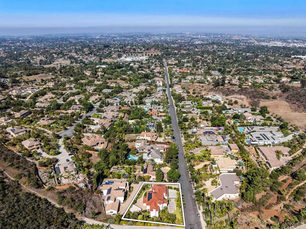 https://cdn.realtyfeed.com/cdn/127/306431337/d7692c6878f084088ec3aca03e2af9c6.webp