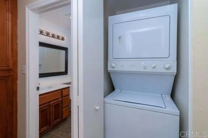 https://cdn.realtyfeed.com/cdn/127/306431664/2918edef396f3fcfba1c16398fd935e4.webp
