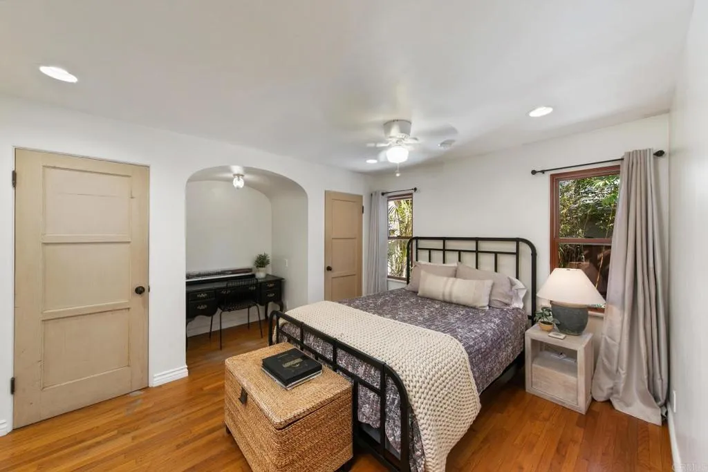 https://cdn.realtyfeed.com/cdn/127/306431927/f2cc3d12c6254a622de454f6513957ee.webp