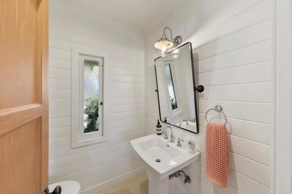 https://cdn.realtyfeed.com/cdn/127/306431927/fac49e2fafe4648327f53633dd11e35d.webp