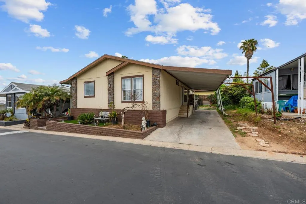 https://cdn.realtyfeed.com/cdn/127/306432201/1b9c652034740fad32ab45e896b8f223.webp