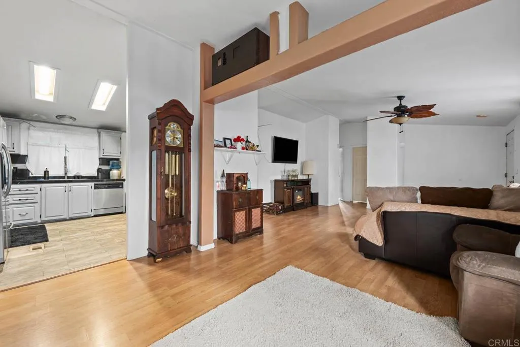 https://cdn.realtyfeed.com/cdn/127/306432201/25a55065235c4602471a5d6e3fbc6012.webp