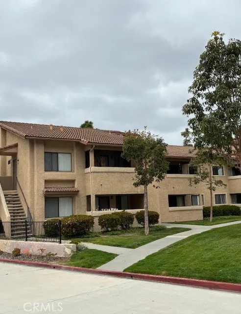 MLS: IG25098941 Condo For Sale