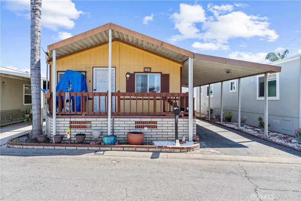 10001 W Frontage Unit 188, South Gate, Ca 90280 - Photo 2 of 27, South Gate, CA
