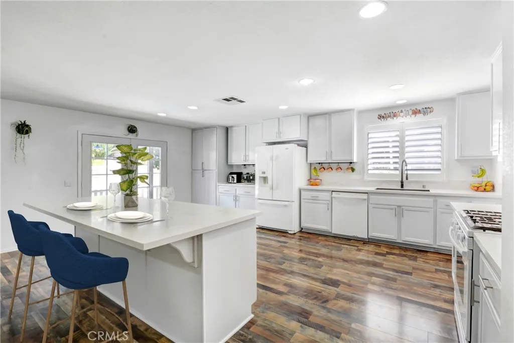 https://cdn.realtyfeed.com/cdn/127/306432392/9330963803faa8550e79534b489c2785.webp
