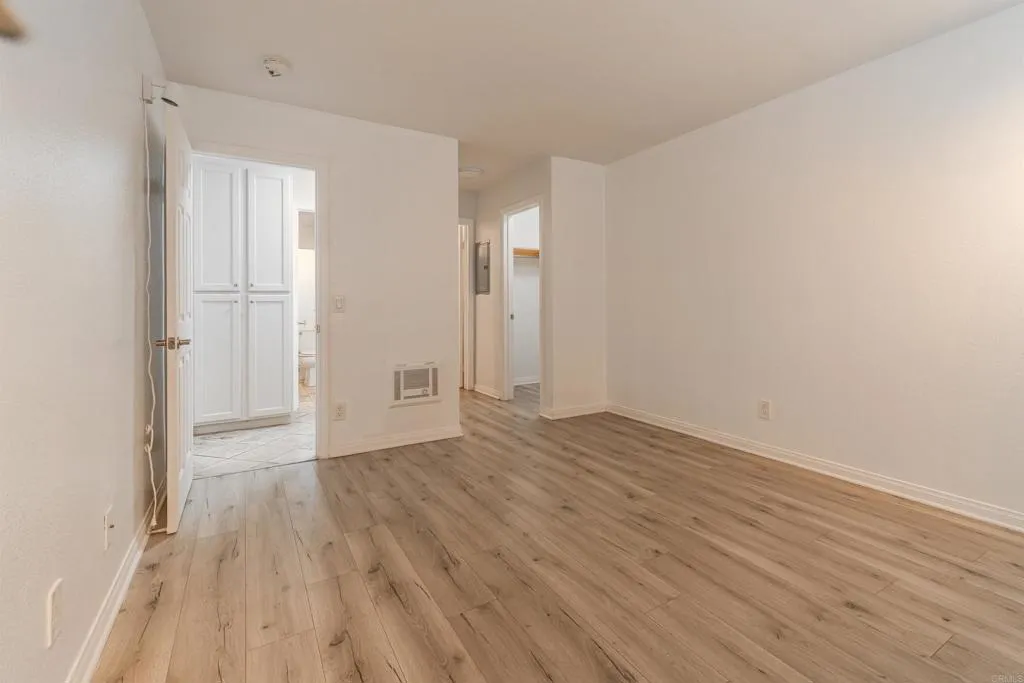 https://cdn.realtyfeed.com/cdn/127/306432477/55110947cc44c3689ee1161079e037ad.webp