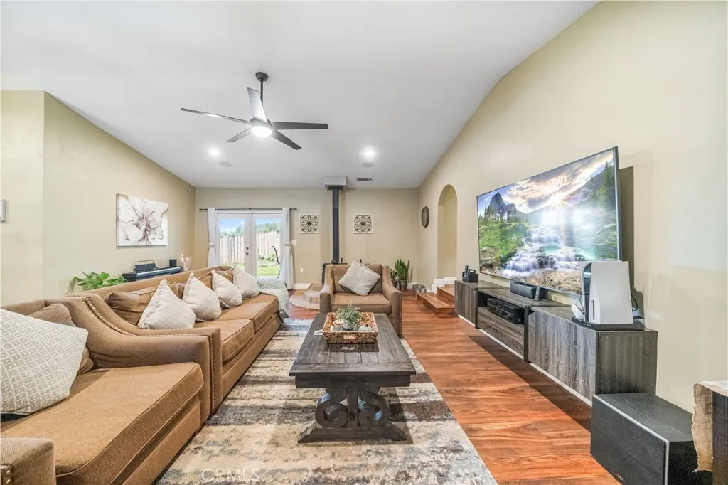 https://cdn.realtyfeed.com/cdn/127/306432557/01ac71d7d2c0b0d4a7a30f4addd872f1.webp