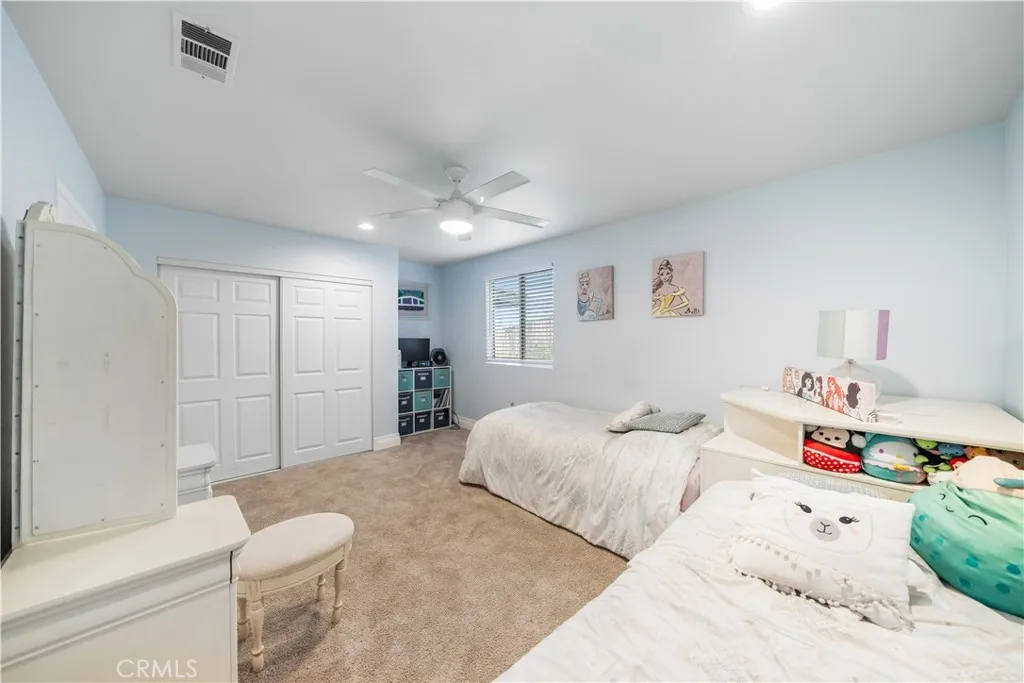 https://cdn.realtyfeed.com/cdn/127/306432557/12a6e5ca4e7b1c41d7dcbfb5e1c7ca36.webp