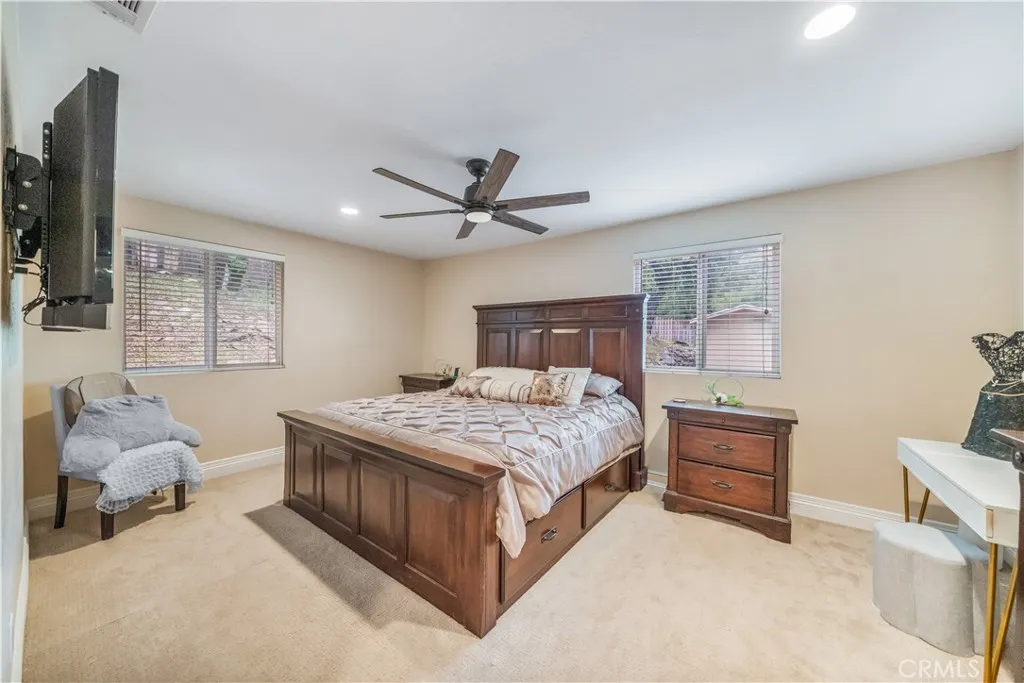 https://cdn.realtyfeed.com/cdn/127/306432557/2f3c3f270f13c8e56e27ba239bdd285d.webp