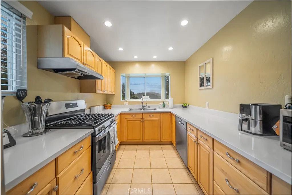 https://cdn.realtyfeed.com/cdn/127/306432557/70a8164f803279a97102152804f4981f.webp