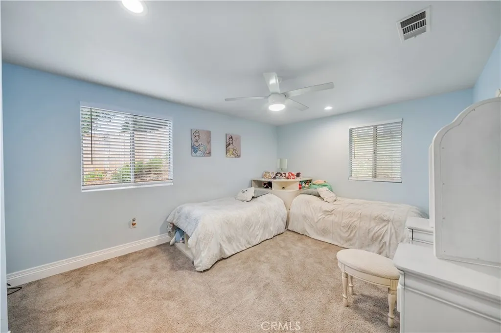 https://cdn.realtyfeed.com/cdn/127/306432557/7e8c00f4588f7e53f36595905669eaf5.webp