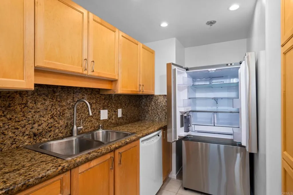 https://cdn.realtyfeed.com/cdn/127/306432821/fd724d37af96aae03f66b49c2d4e6853.webp