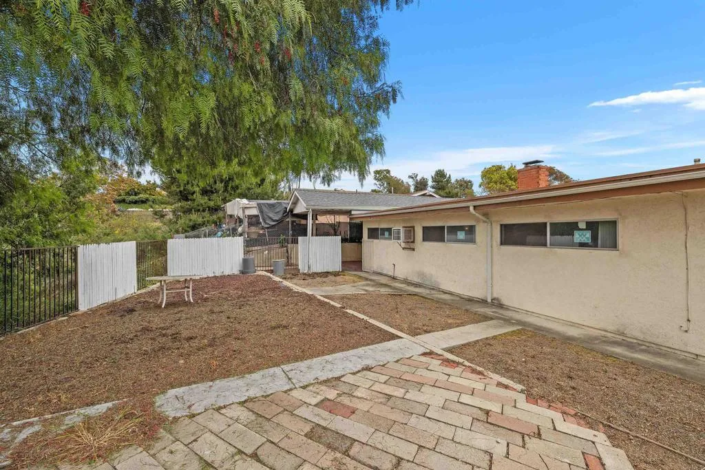 https://cdn.realtyfeed.com/cdn/127/306433026/328af0e0ac21ae4b0bd404872d29cad8.webp
