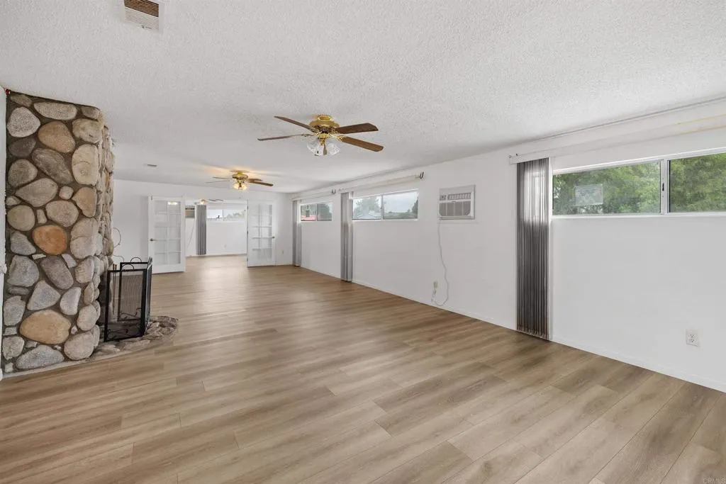 https://cdn.realtyfeed.com/cdn/127/306433026/4469552d5d1ce406fe876b367428d85f.webp