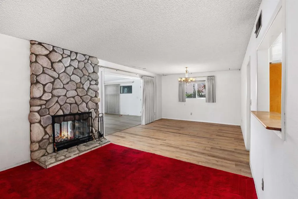 https://cdn.realtyfeed.com/cdn/127/306433026/703c11e4bd076bd9ea756056ceae5259.webp