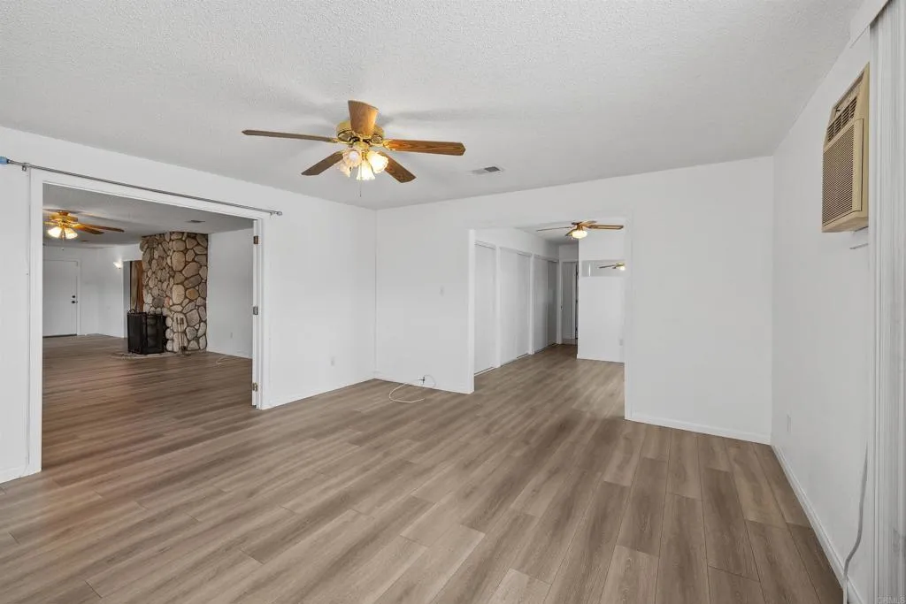 https://cdn.realtyfeed.com/cdn/127/306433026/859005a96cd93cd6e5fbe48d04731b01.webp