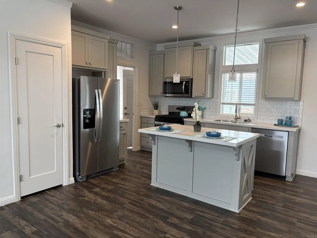 https://cdn.realtyfeed.com/cdn/127/306433278/23d594e6d1a56044cc04597791dfe80b.webp