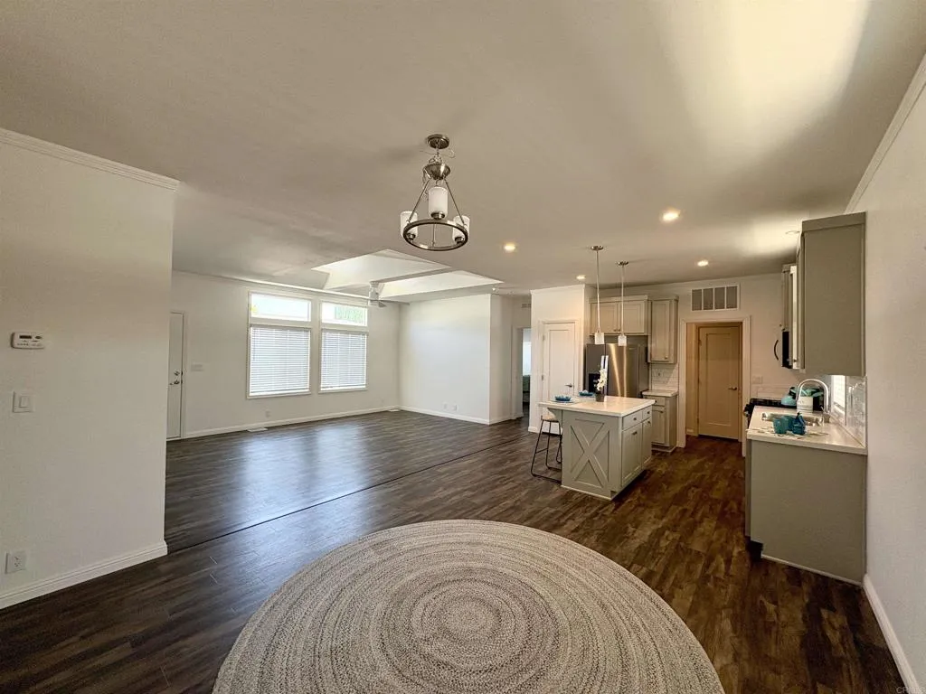 https://cdn.realtyfeed.com/cdn/127/306433278/edb90d07624c0a0bfb7cd15d077df2a4.webp