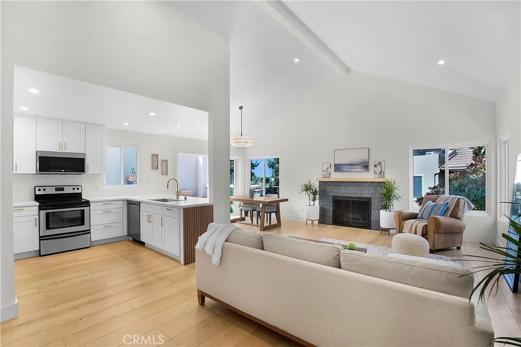 More Details about MLS # OC25093972 : 930 VIA MIL CUMBRES UNIT 210, SOLANA BEACH, CA 92075