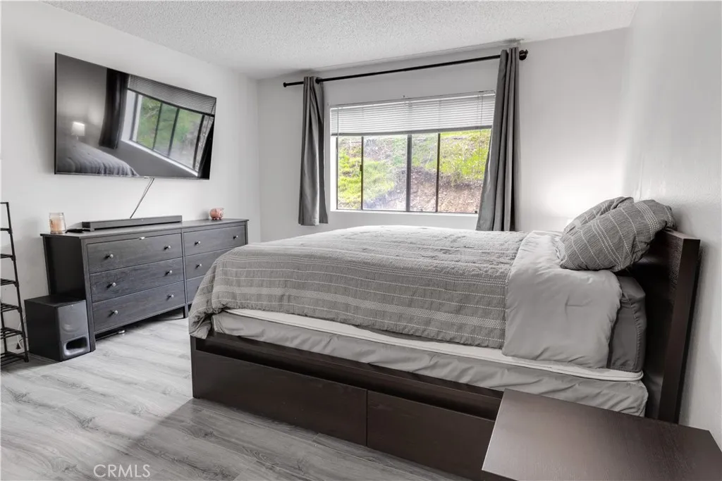 Photo #12: SW25101147 Listing: Photo #12