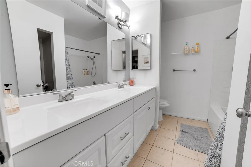 Photo #9: SW25101147 Listing: Photo #9