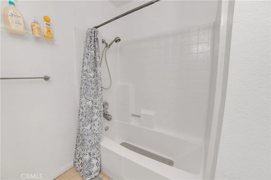 Photo #8: SW25101147 Listing: Photo #8