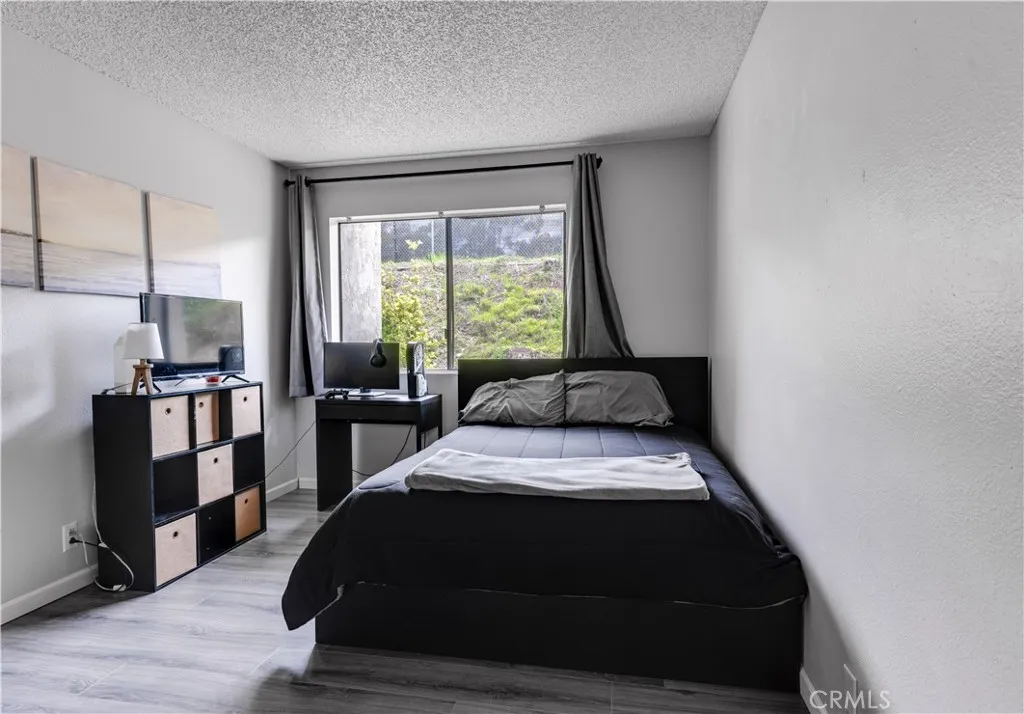 Photo #10: SW25101147 Listing: Photo #10