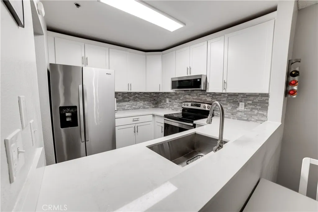 Photo #7: SW25101147 Listing: Photo #7
