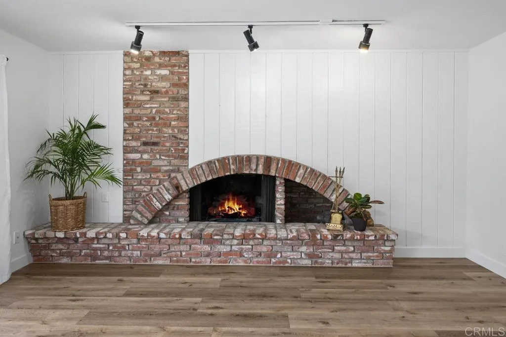 https://cdn.realtyfeed.com/cdn/127/306433642/1bf1e9fdd076102dedc3462cf060117a.webp