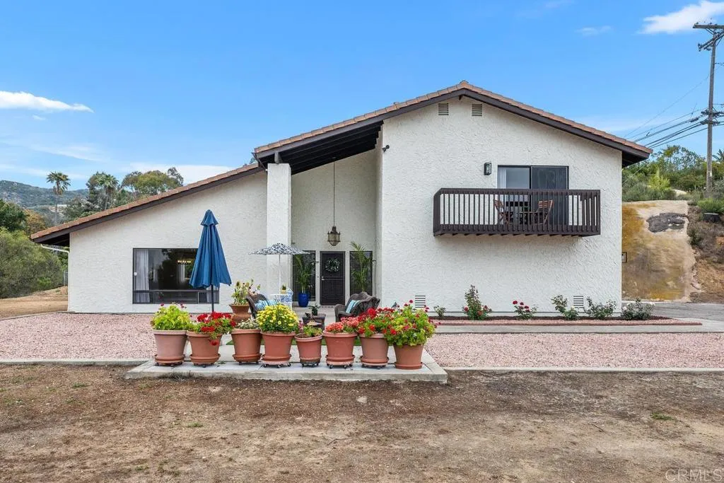https://cdn.realtyfeed.com/cdn/127/306433642/4b19499e8e6145adb7bbdaf6c17ee777.webp