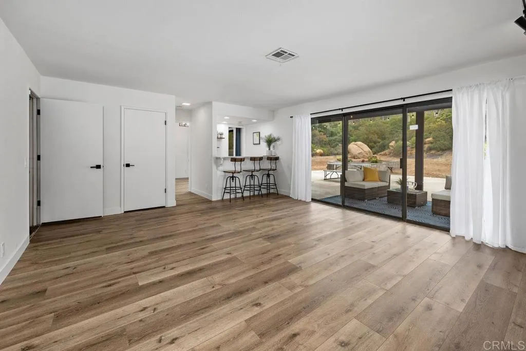 https://cdn.realtyfeed.com/cdn/127/306433642/53d91748dc8fa94650bbcd08bdd159c8.webp