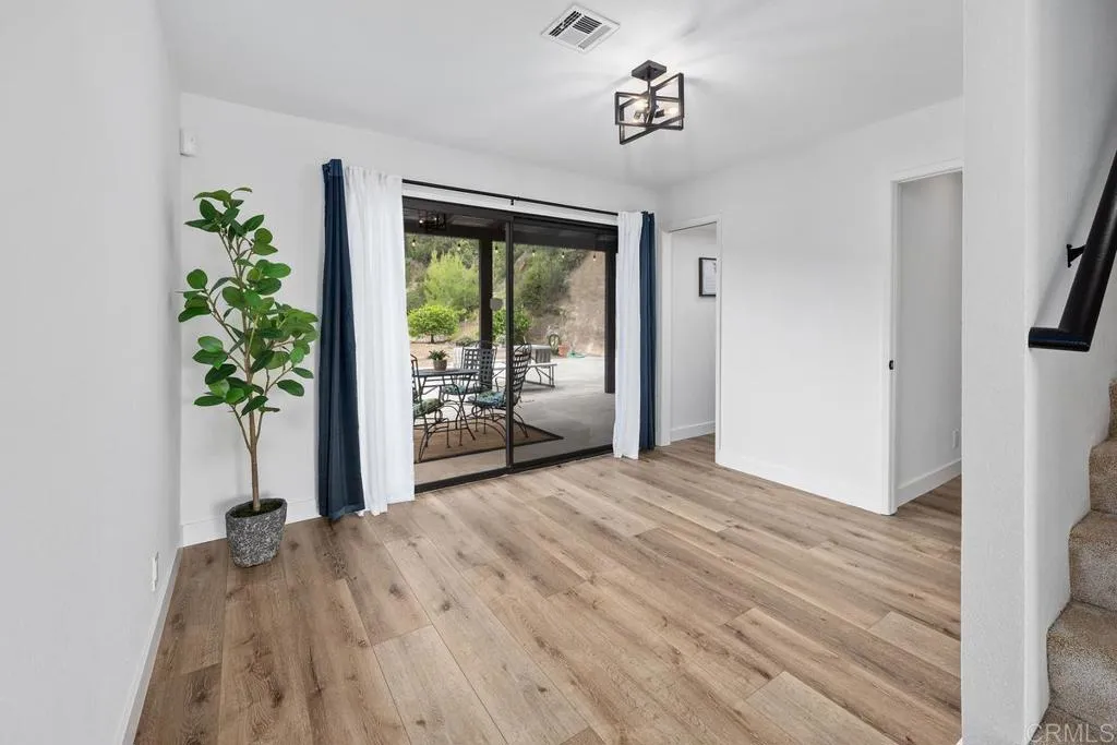 https://cdn.realtyfeed.com/cdn/127/306433642/6d3760d8601e473e642ab4f0ad00eb60.webp