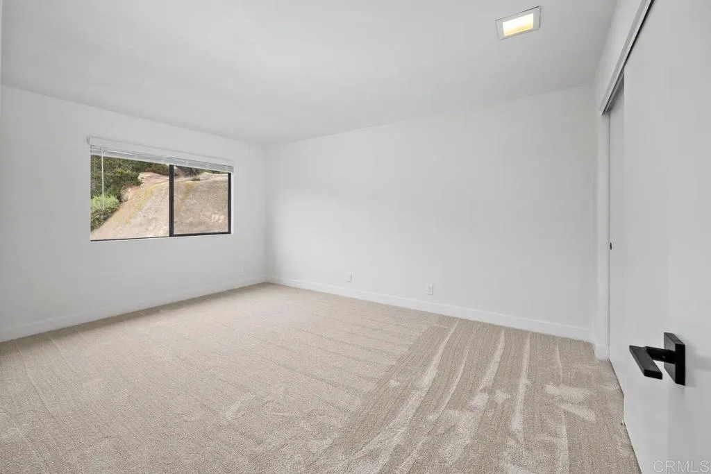 https://cdn.realtyfeed.com/cdn/127/306433642/769f26ba7ad32de782de28a23b6d67a8.webp