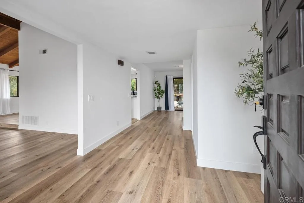 https://cdn.realtyfeed.com/cdn/127/306433642/da6700c4de1ed919e458722f7efc706c.webp